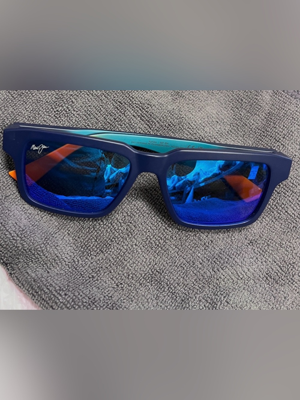 Maui Jim Navy Frame Sunglasses with Blue Mirrored Lenses